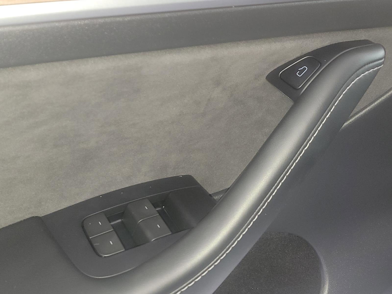 Used 2023 Tesla Model Y Long Range AWD/4WD image 7