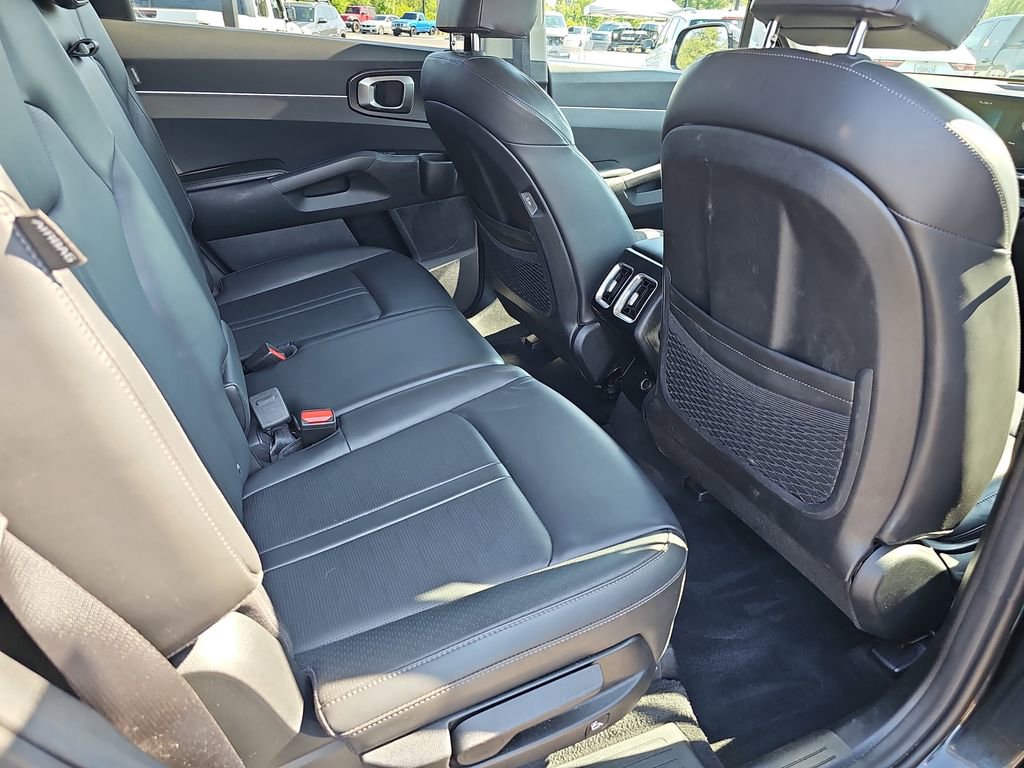 Used 2024 Kia Sorento S FWD image 15