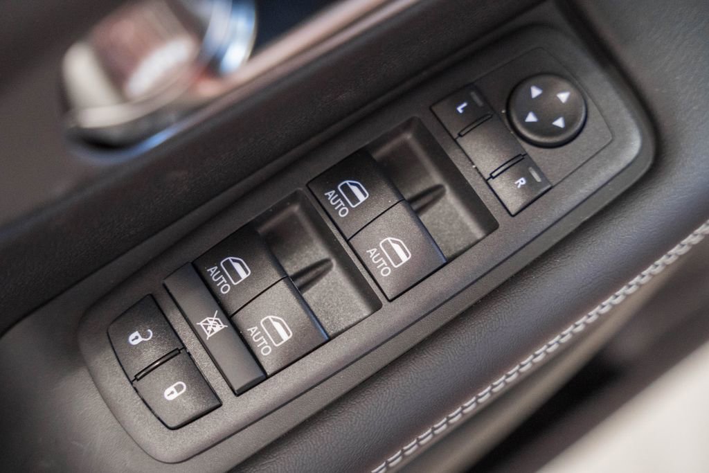 New 2026 Chrysler Pacifica Select image 33