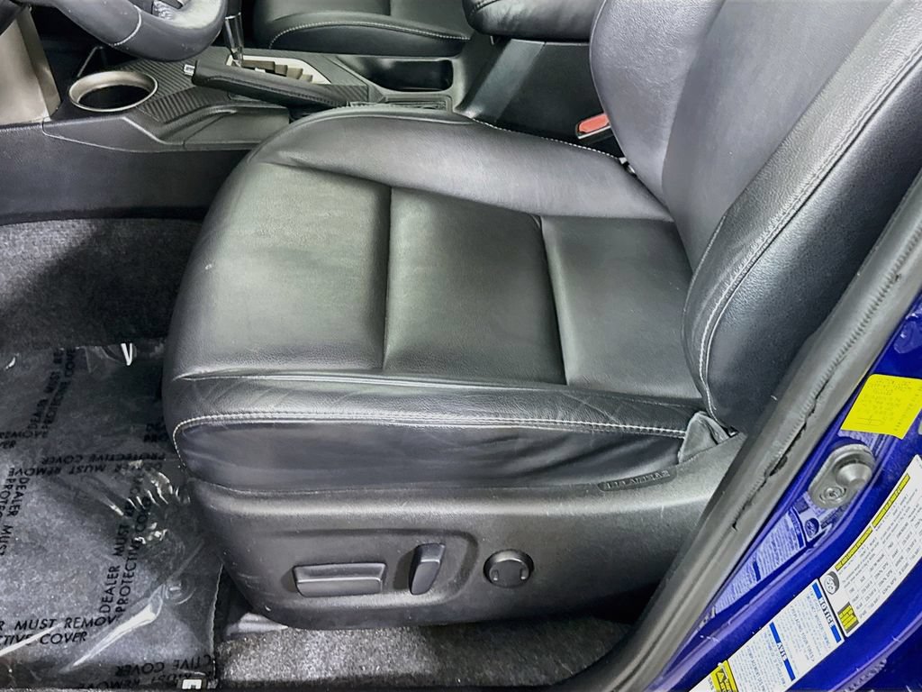 Used 2014 Toyota RAV4 Limited AWD/4WD image 23