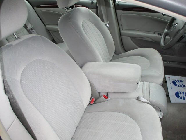 Used 2009 Buick Lucerne CX image 20