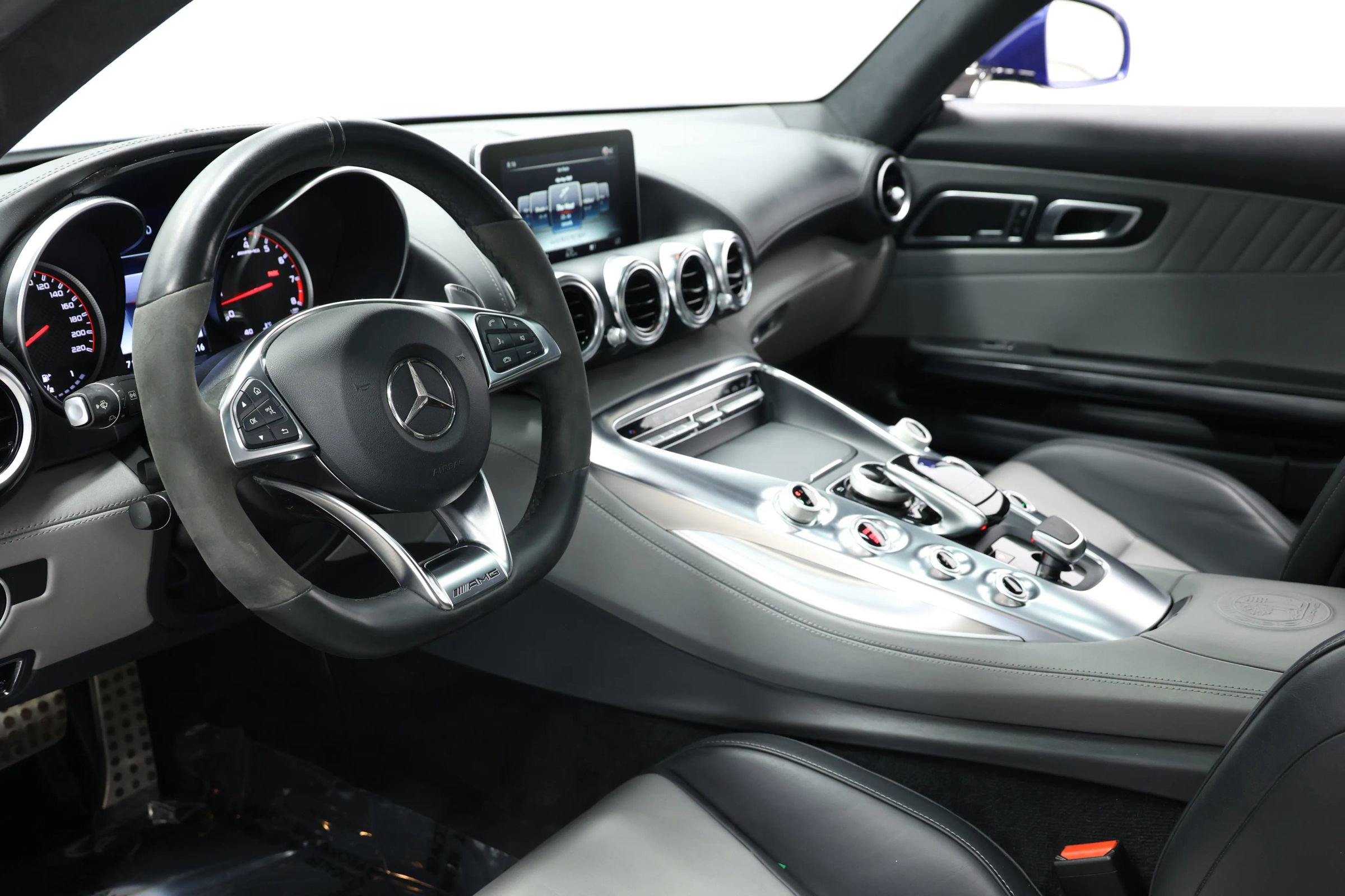 Used 2016 Mercedes-Benz AMG GT S image 2