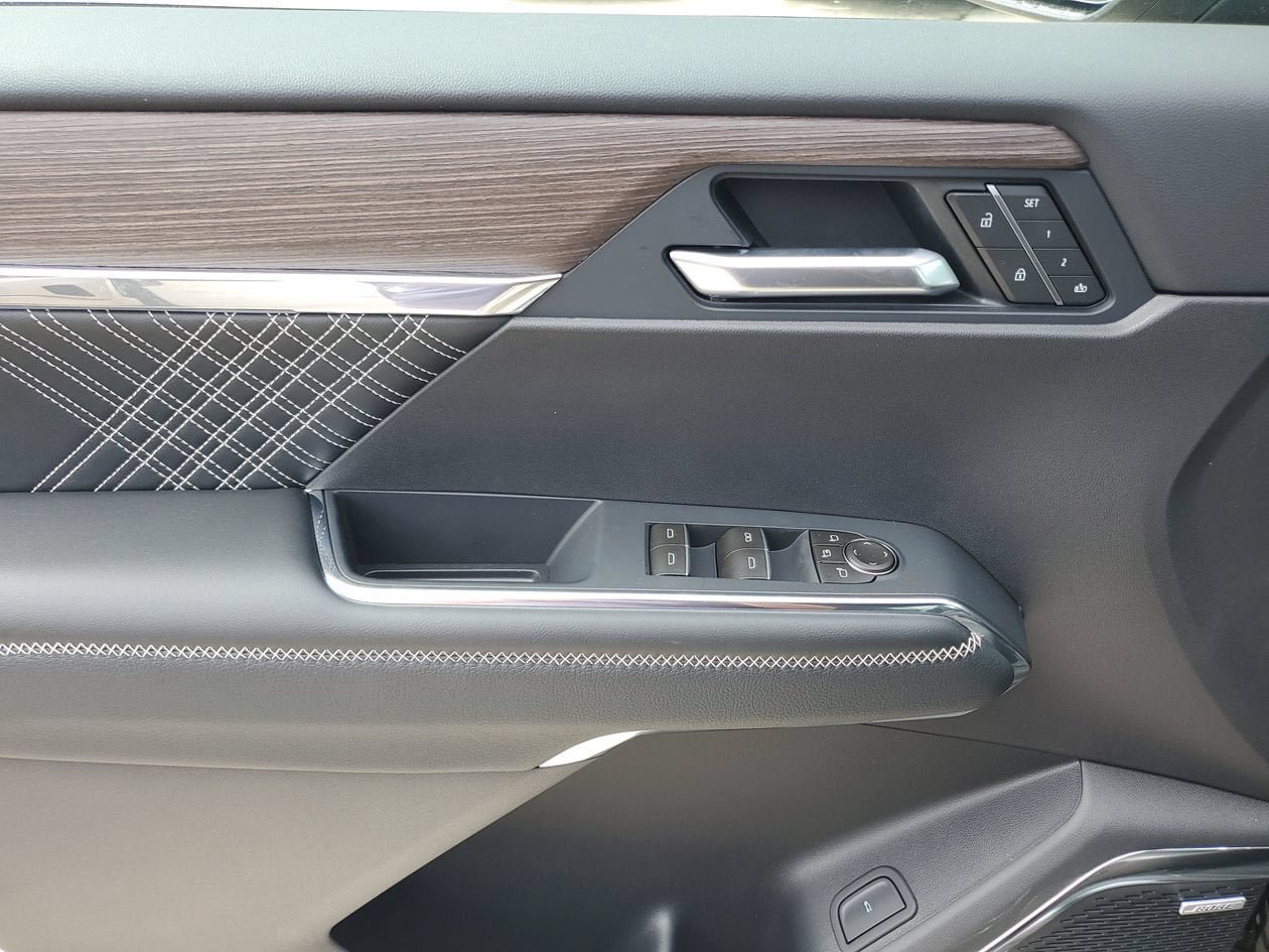 New 2026 GMC Acadia Denali w/ Super Cruise Package FWD image 17