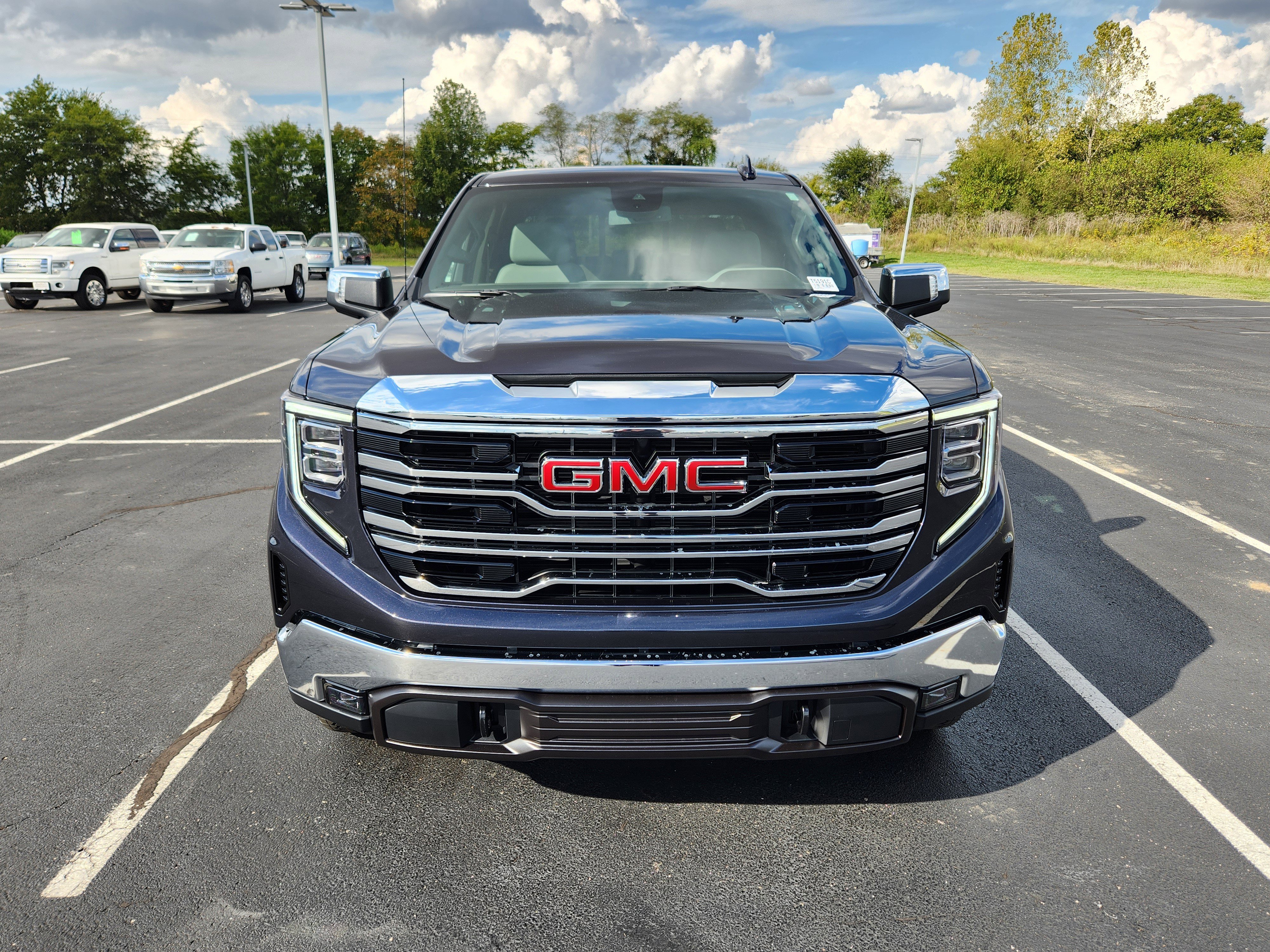 New 2026 GMC Sierra 1500 SLT w/ SLT Premium Package image 2