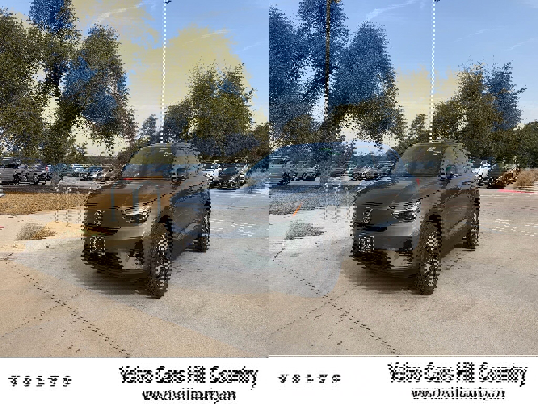 New 2026 Volvo EX40 Plus w/ Protection Package Premier