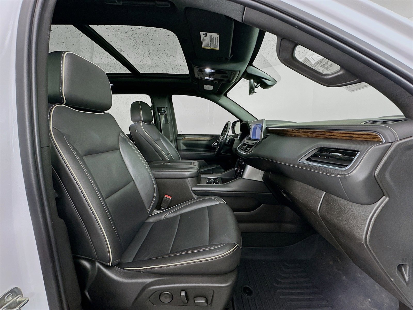 Used 2021 Chevrolet Suburban Premier w/ Premium Package image 31