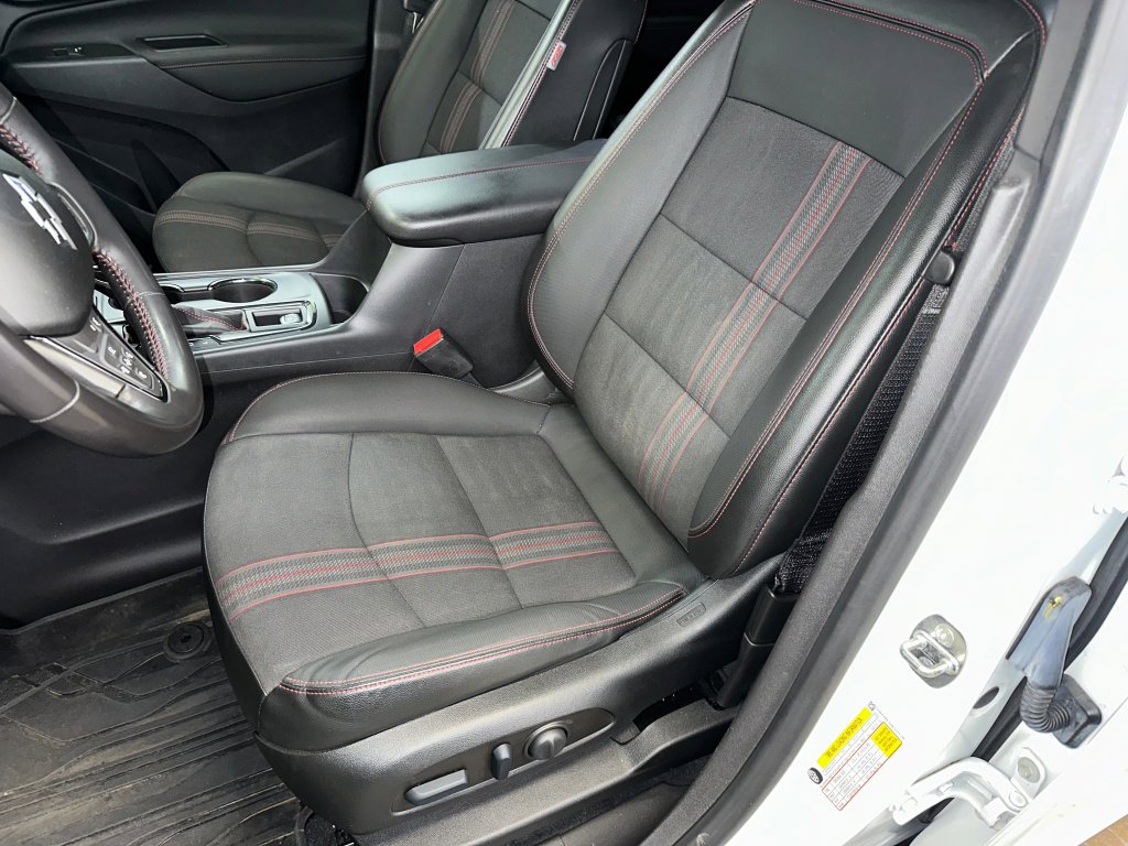 Certified 2022 Chevrolet Equinox RS w/ LPO, Floor Liner Package image 5