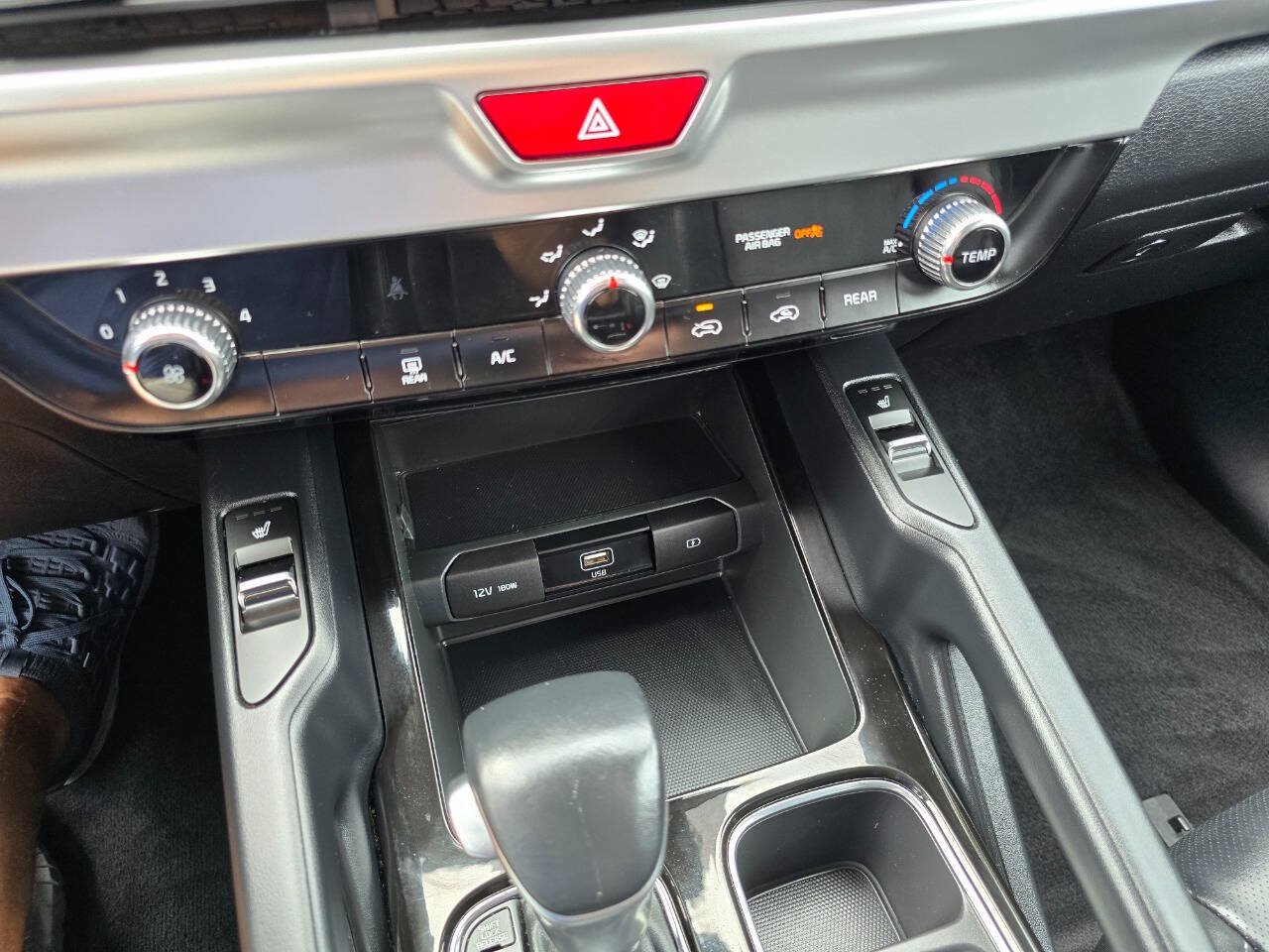 Used 2020 Kia Telluride S w/ S 8 Passenger Seating Package AWD/4WD image 18