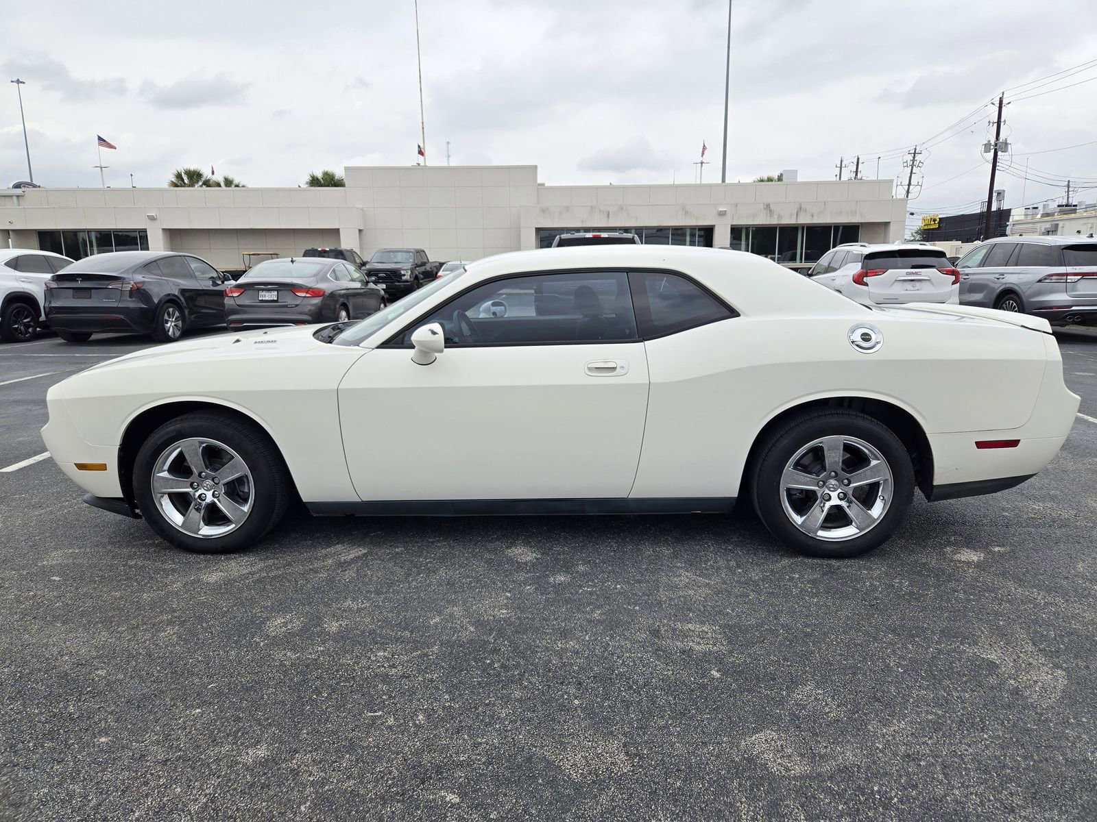 Used 2009 Dodge Challenger R/T RWD image 4