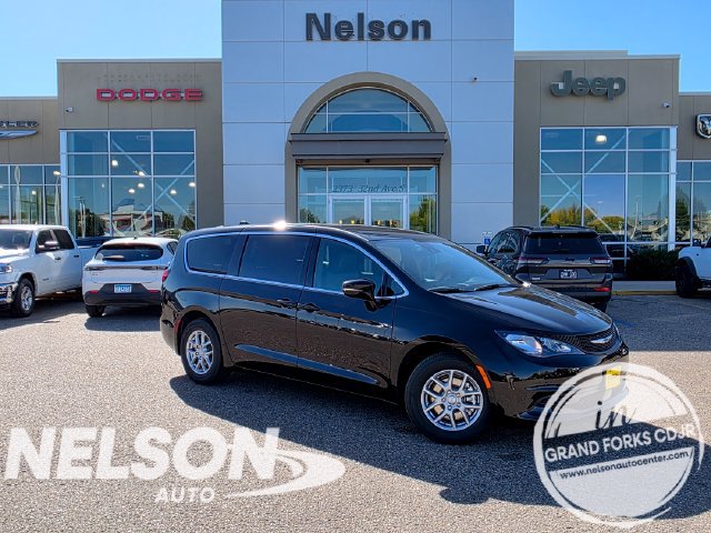 New 2027 Chrysler Pacifica LX FWD image 1