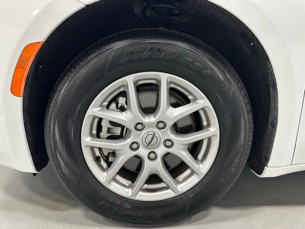 Used 2023 Chrysler Voyager LX image 66