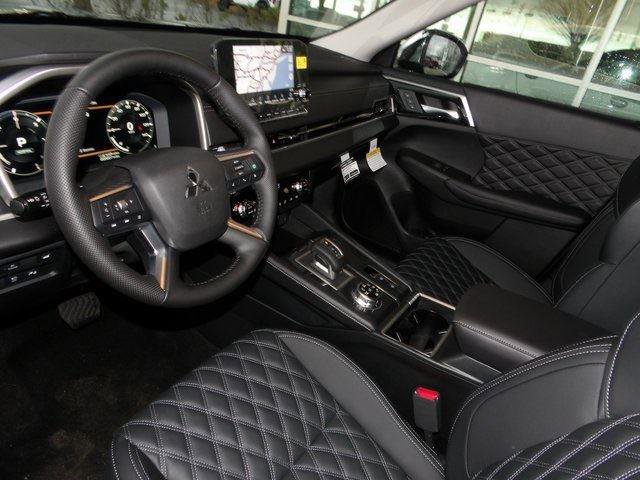 New 2025 Mitsubishi Outlander SEL image 14