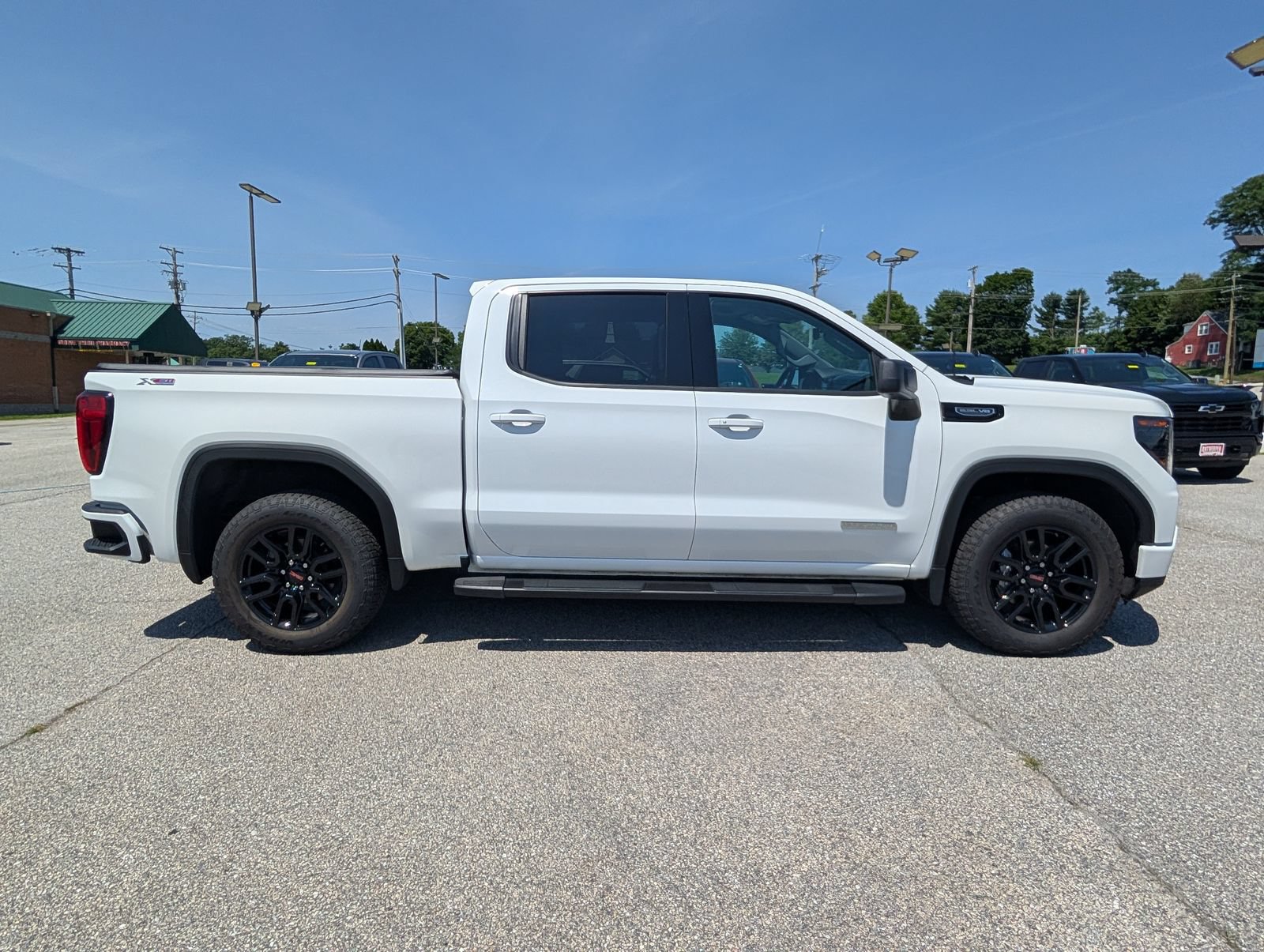 Used 2024 GMC Sierra 1500 Elevation w/ X31 Off-Road Package AWD/4WD image 2