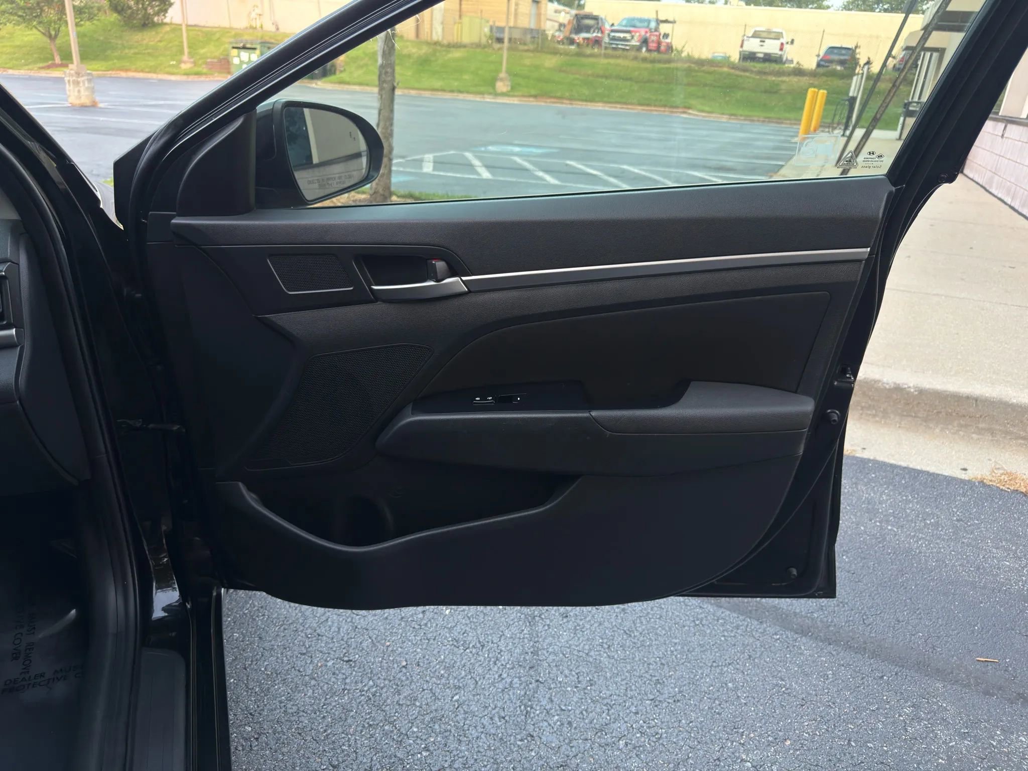Used 2020 Hyundai Elantra SEL w/ Winter Weather Package image 23