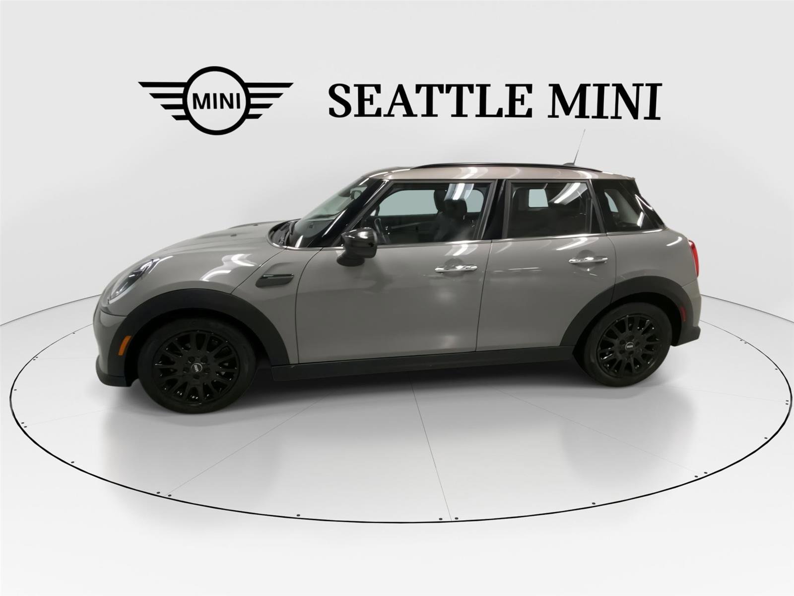 Certified 2022 MINI Cooper 4-Door Hardtop image 6