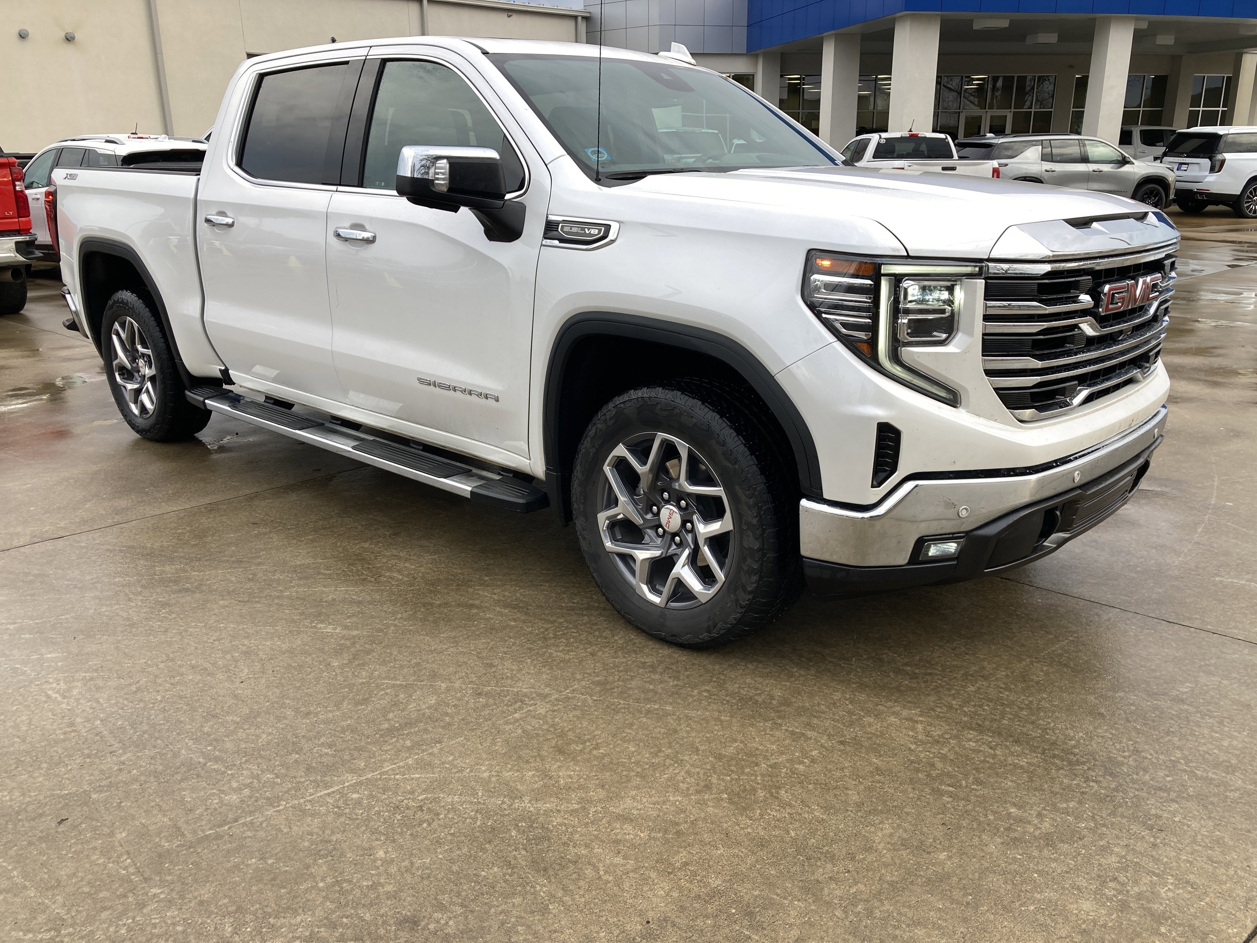 Used 2024 GMC Sierra 1500 SLT w/ SLT Premium Plus Package image 3