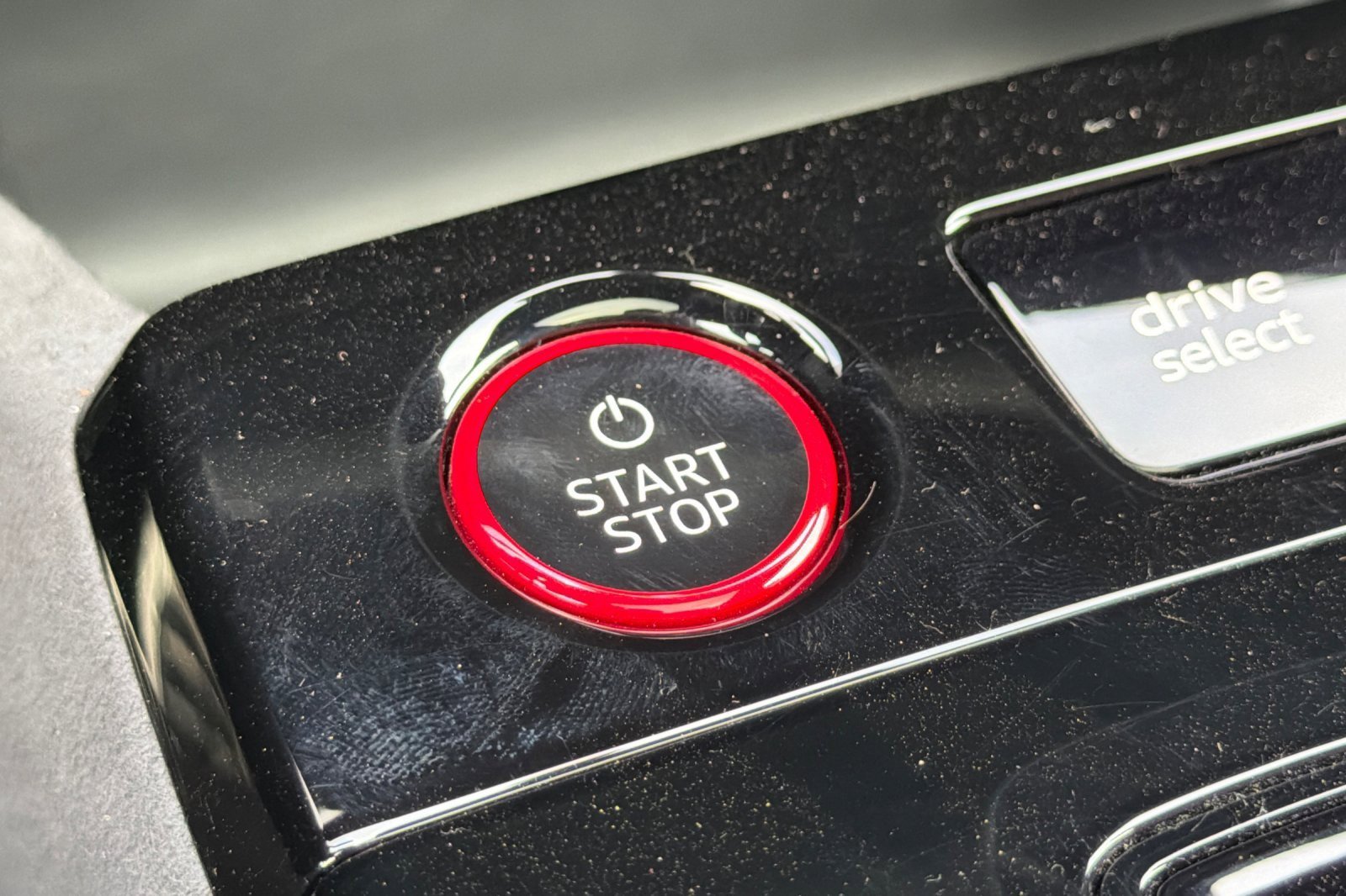 Certified 2025 Audi SQ6 e-tron Prestige w/ 21" Black Optic Wheel Package image 22