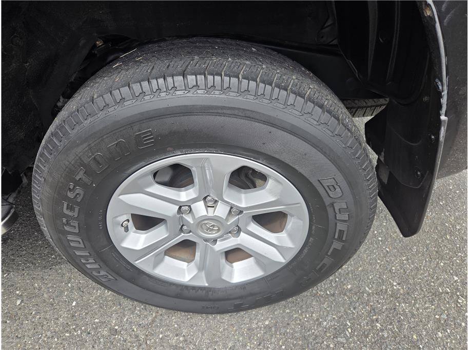 Used 2017 Toyota 4Runner SR5 Premium AWD/4WD image 12