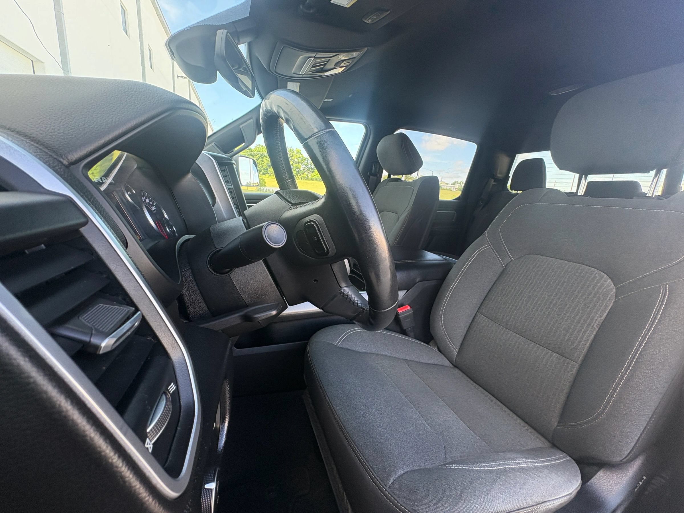 Used 2019 RAM 1500 Big Horn AWD/4WD image 9