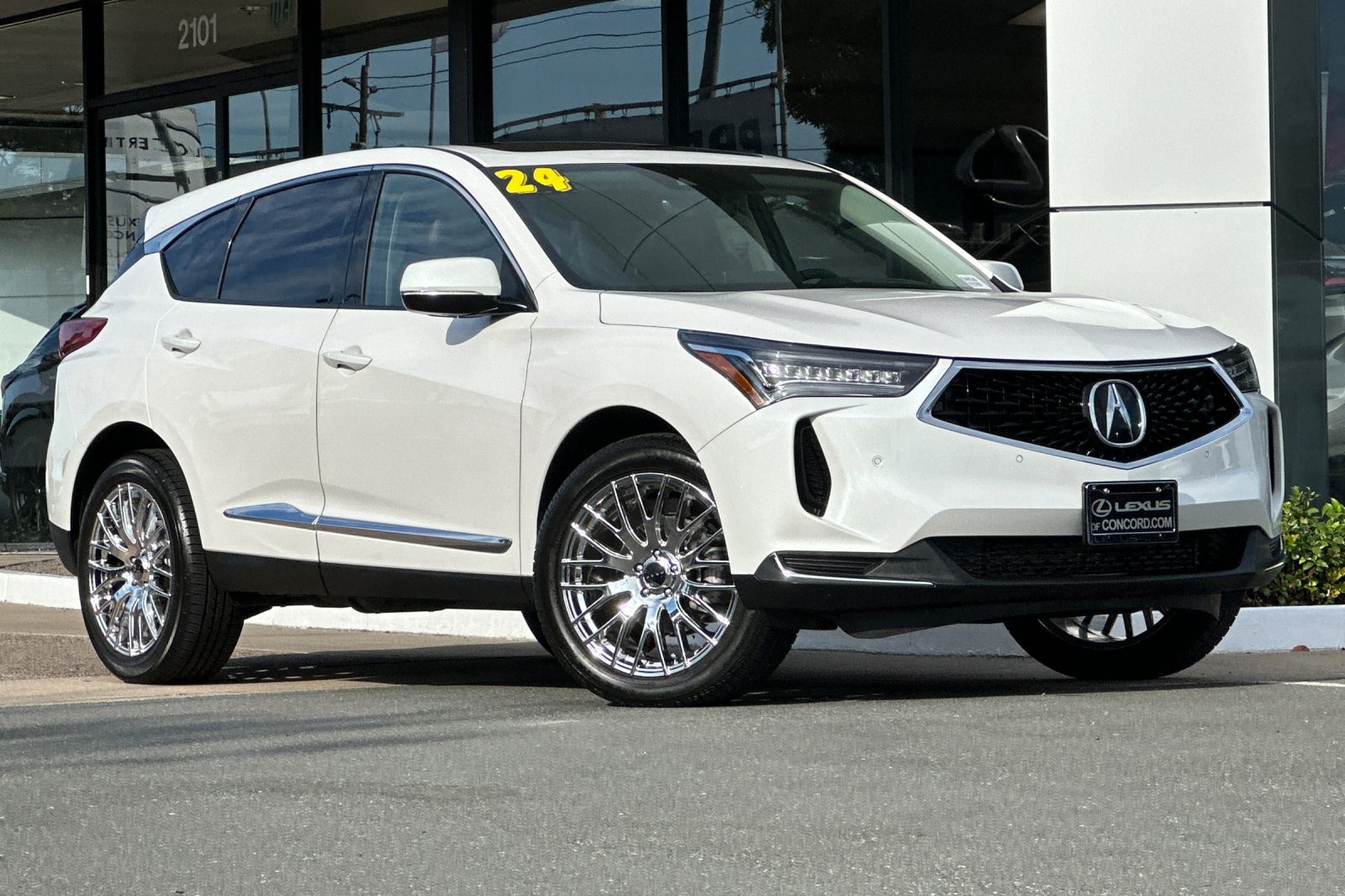 Used 2024 Acura RDX w/ Technology Package AWD/4WD image 2