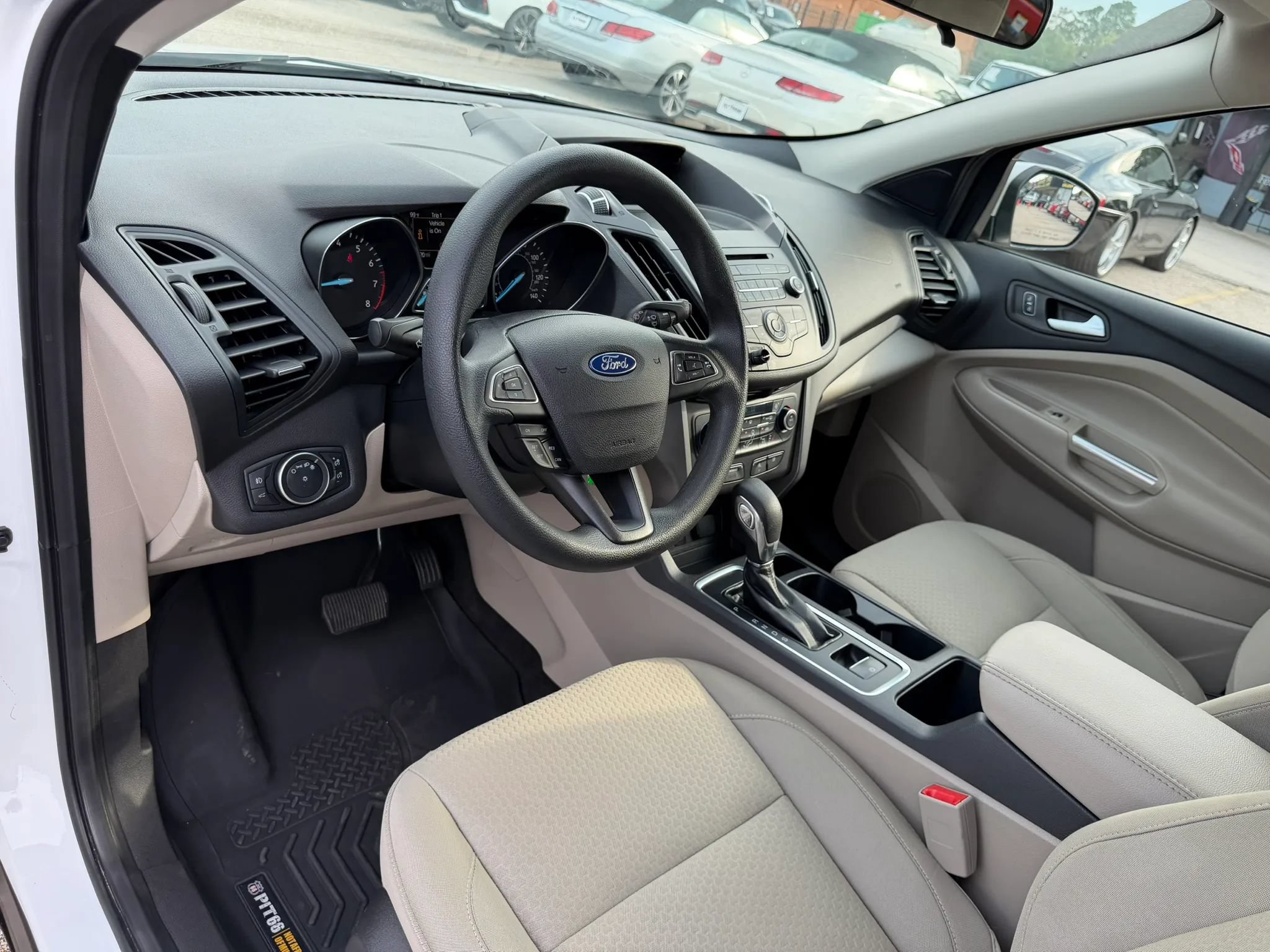 Used 2018 Ford Escape SE FWD image 14