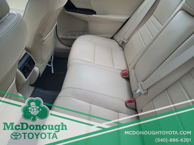 Used 2017 Toyota Camry XLE w/ Moonroof Package image 8