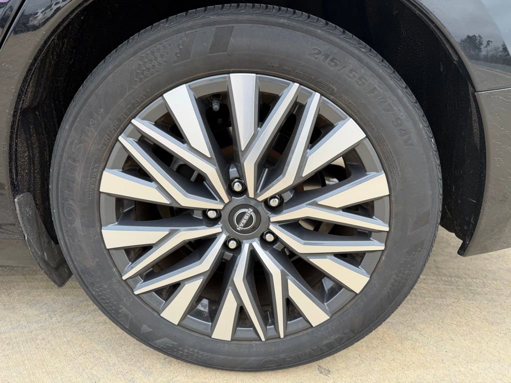 Used 2024 Nissan Altima 2.5 SV image 9