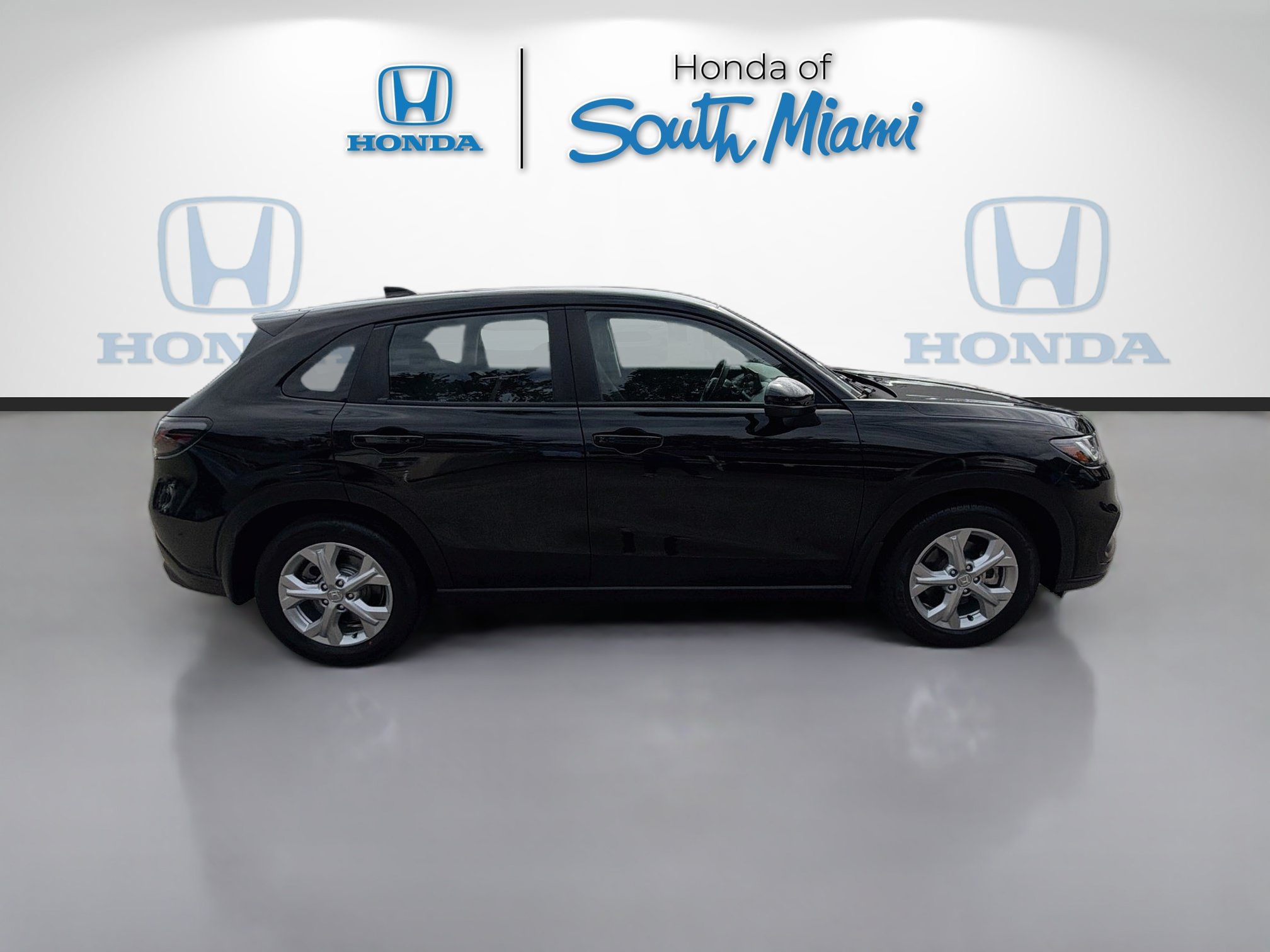 Used 2025 Honda HR-V LX image 8