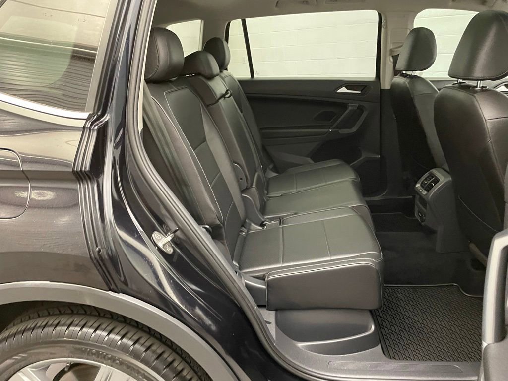 Used 2020 Volkswagen Tiguan SEL AWD/4WD image 30