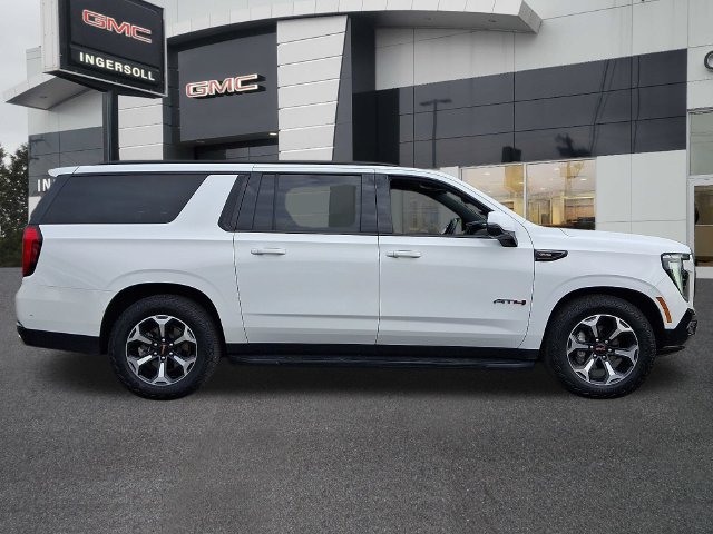 Used 2025 GMC Yukon XL AT4 AWD/4WD image 26