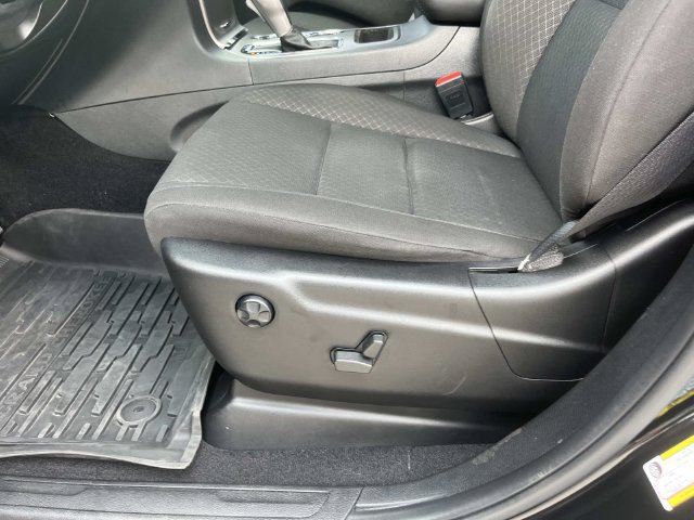 Used 2021 Jeep Grand Cherokee Laredo w/ Security & Convenience Group AWD/4WD image 27