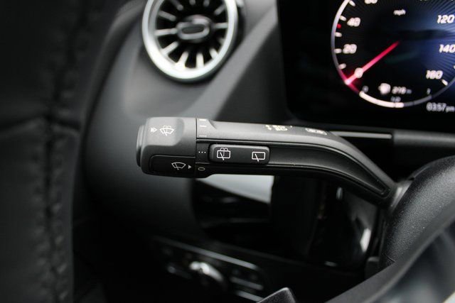 New 2025 Mercedes-Benz GLA 250 4MATIC image 17