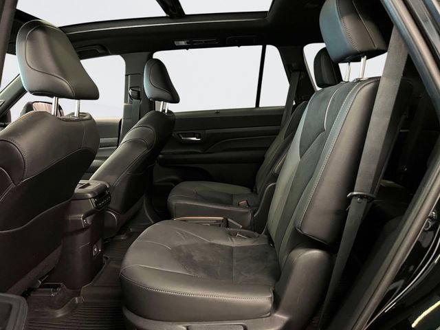 Used 2025 Toyota Grand Highlander AWD Hybrid image 12