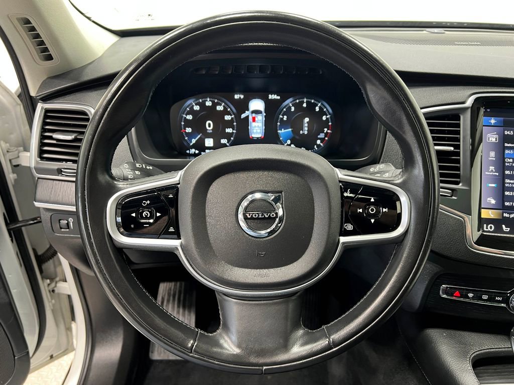 Used 2020 Volvo XC90 T6 Momentum AWD/4WD image 23