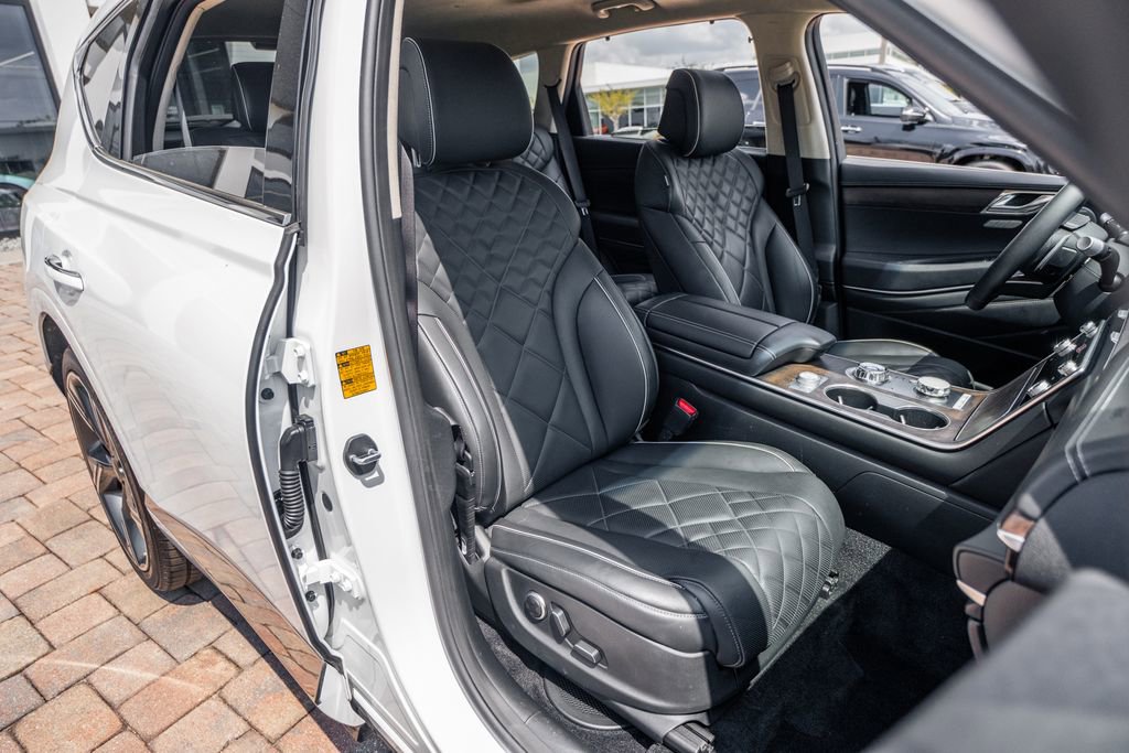 Used 2025 Genesis GV80 3.5T Prestige image 32