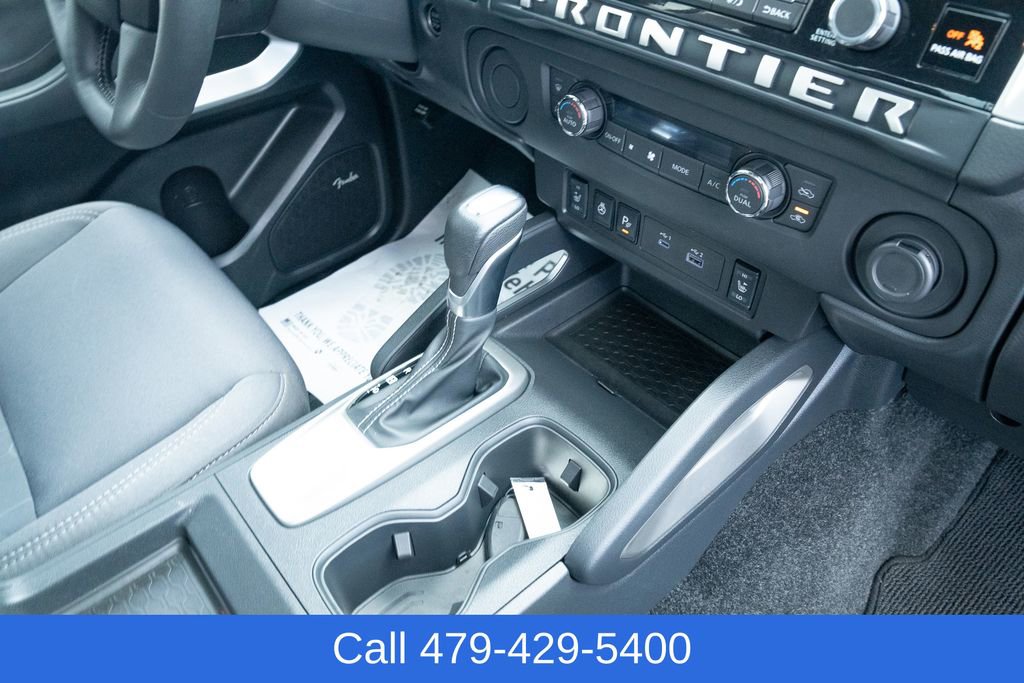 Used 2025 Nissan Frontier SV w/ SV Convenience Package image 38