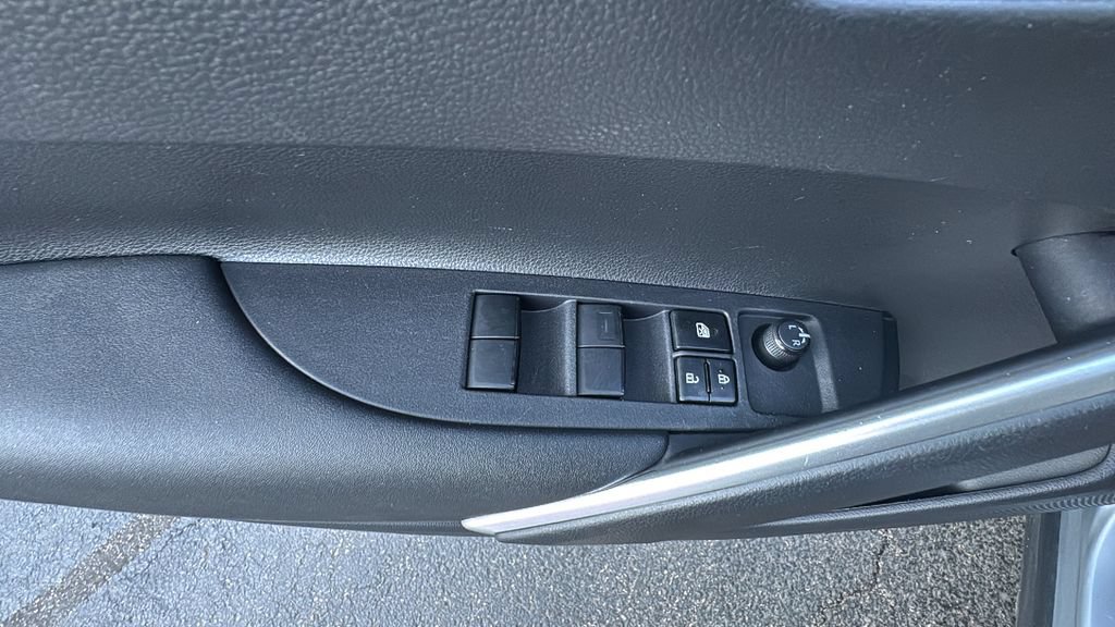 Used 2024 Toyota Corolla Cross LE AWD/4WD image 14