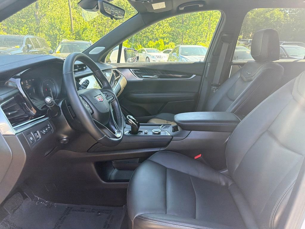 Certified 2024 Cadillac XT6 Premium Luxury w/ Technology Package AWD/4WD image 3