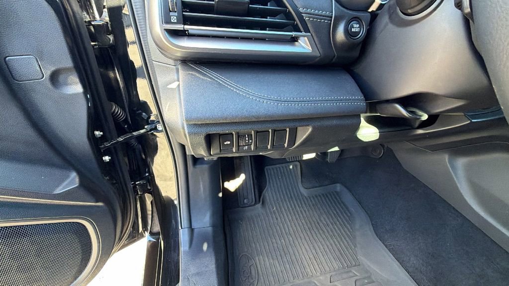 Used 2025 Subaru Legacy Limited image 31