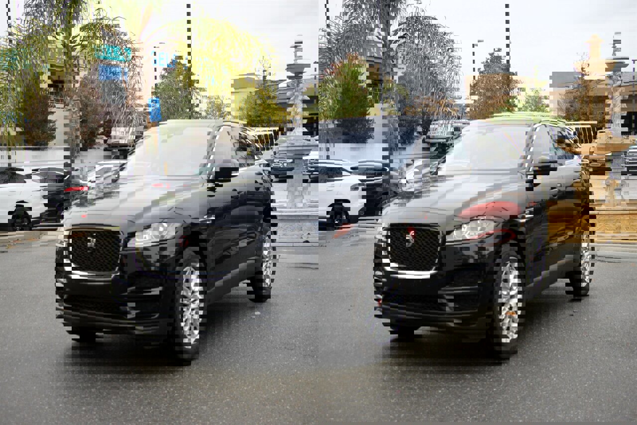 Used 2020 Jaguar F-PACE Prestige image 4