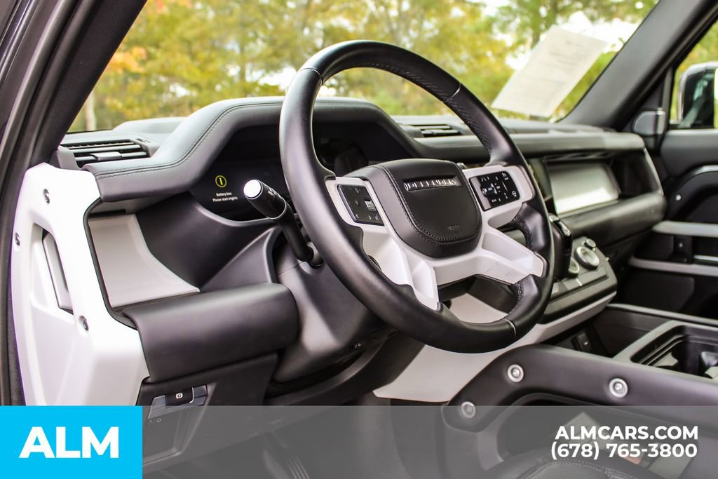 Used 2024 Land Rover Defender 110 X-Dynamic SE image 32