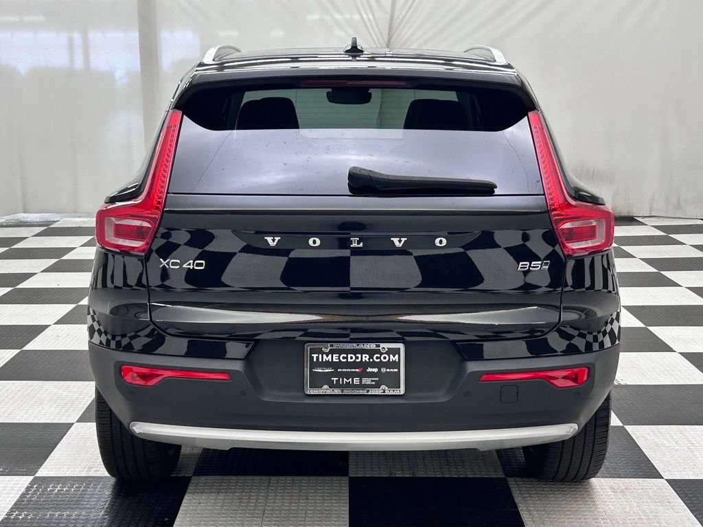 Used 2025 Volvo XC40 B5 Ultra AWD/4WD image 6