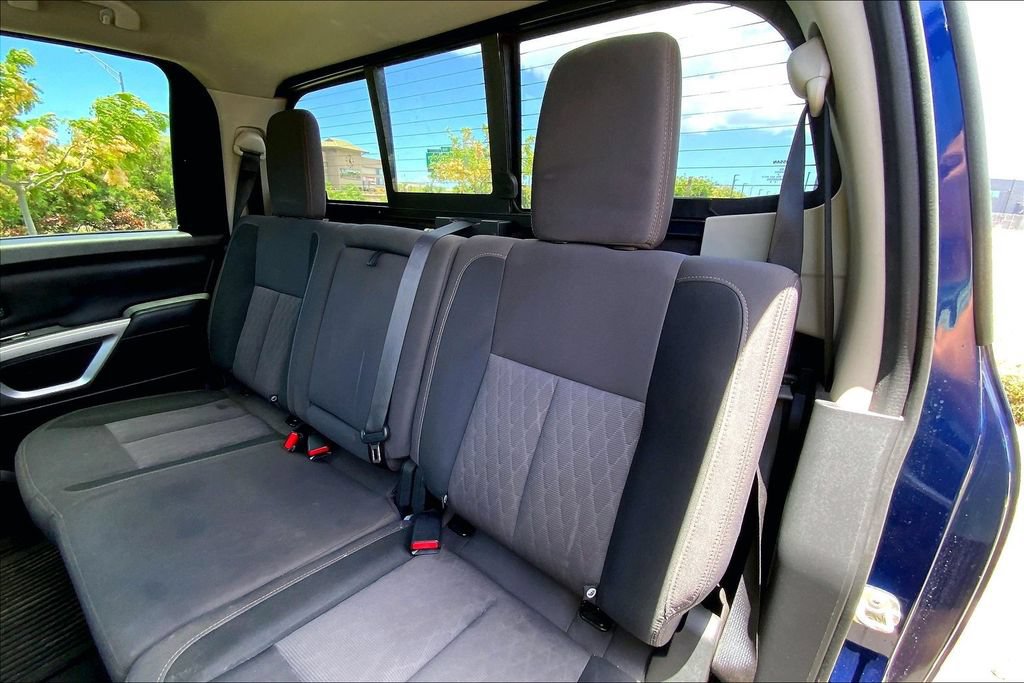 Used 2020 Nissan Titan SV w/ SV Convenience Package RWD image 24