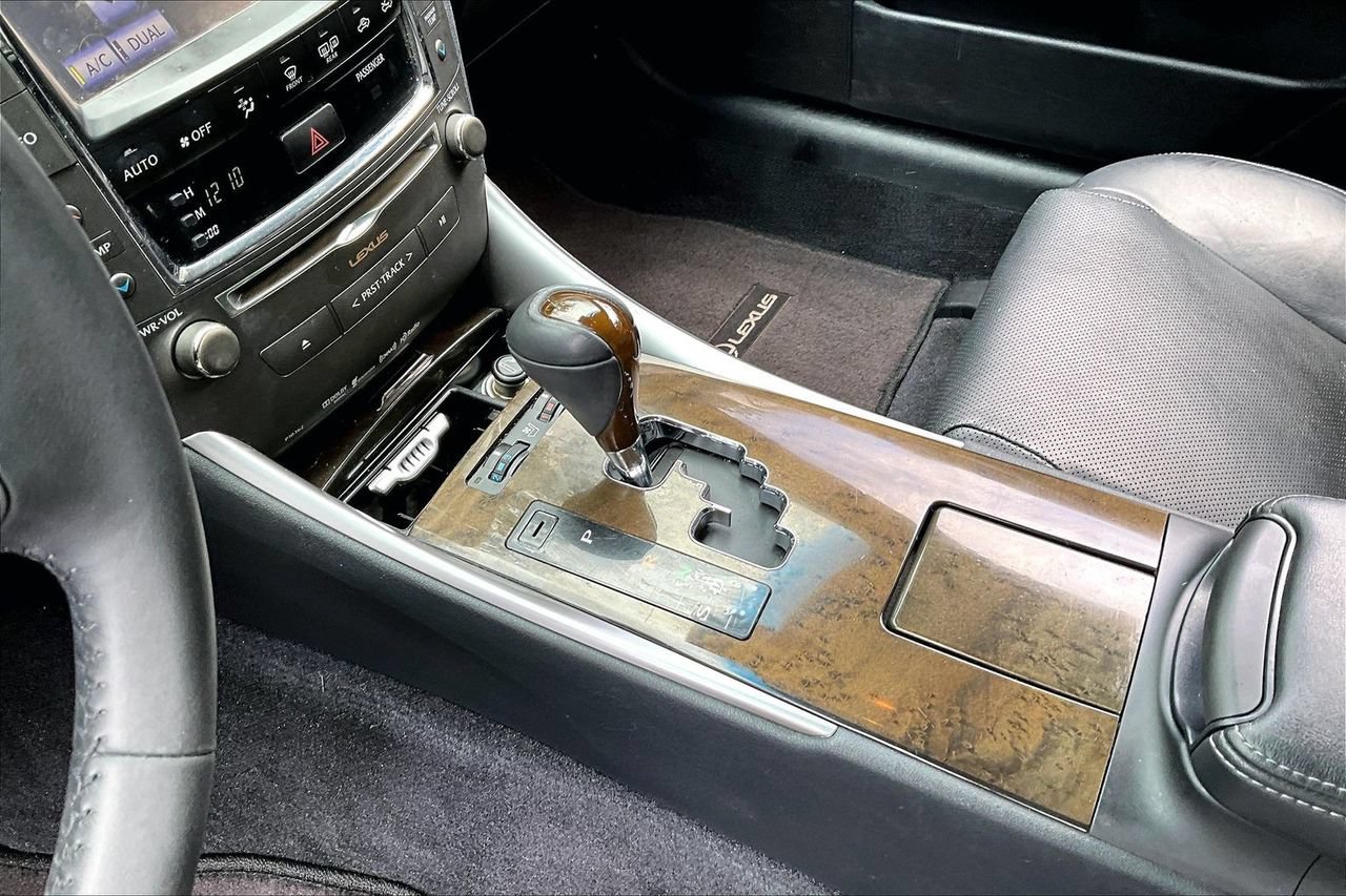 Used 2014 Lexus IS 250C w/ Luxury Package RWD image 14