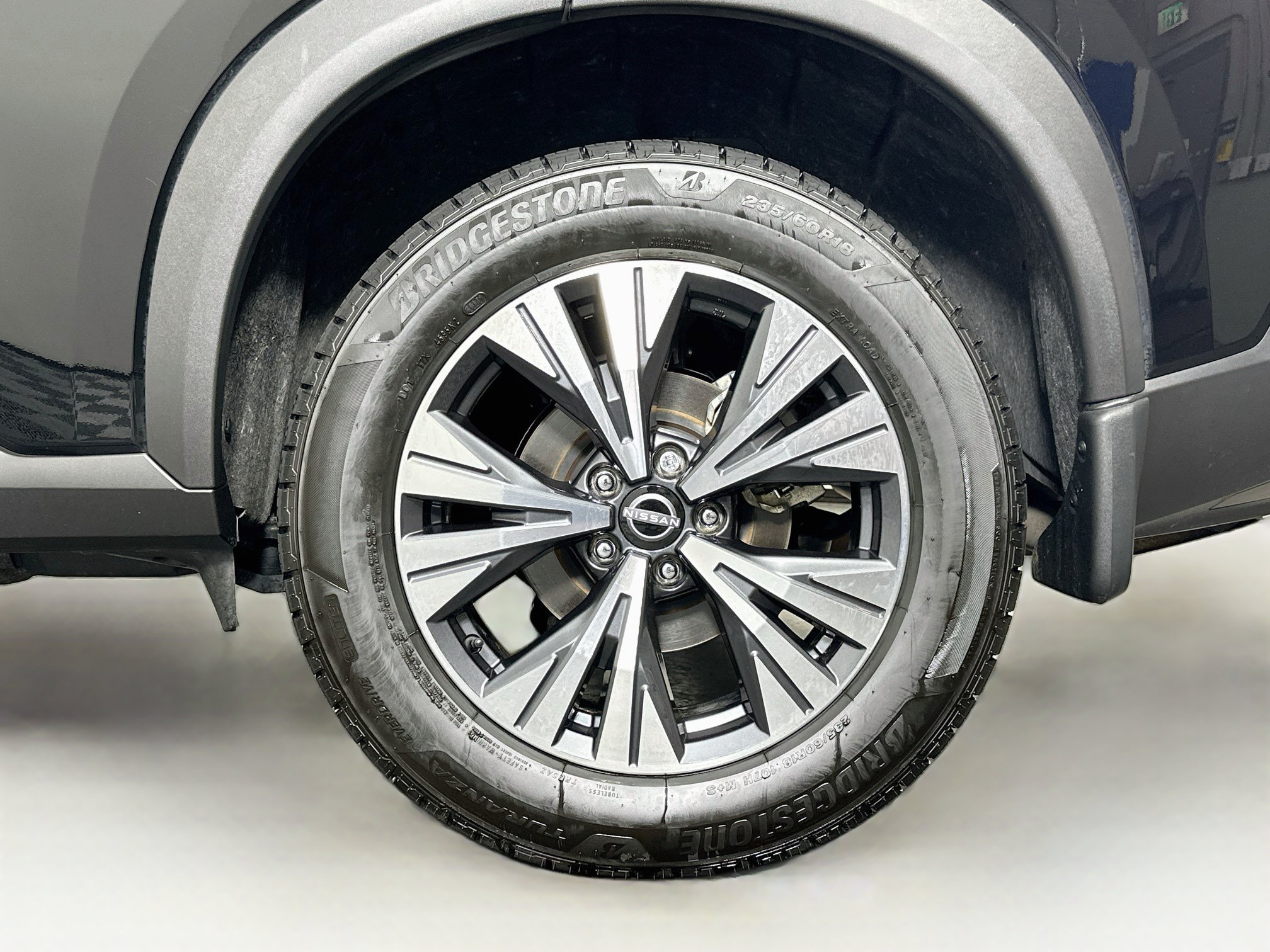 Used 2023 Nissan Rogue SV FWD image 11