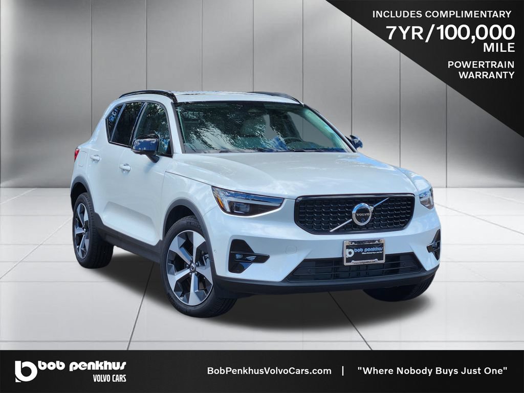 New 2026 Volvo XC40 B5 Plus w/ Protection Package Premier AWD/4WD 360° Tour