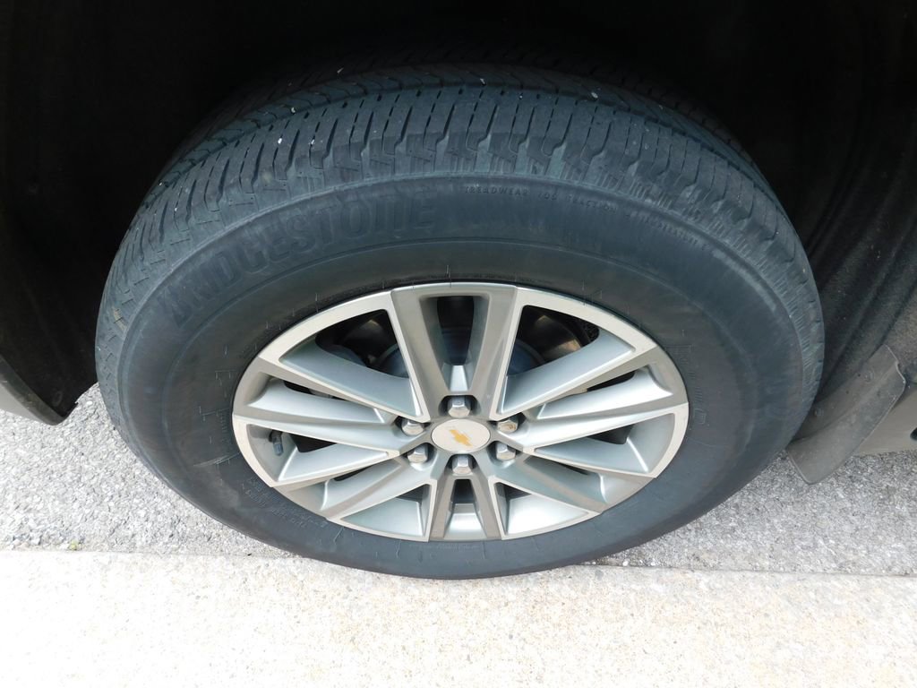 Certified 2023 Chevrolet Traverse LT FWD image 7