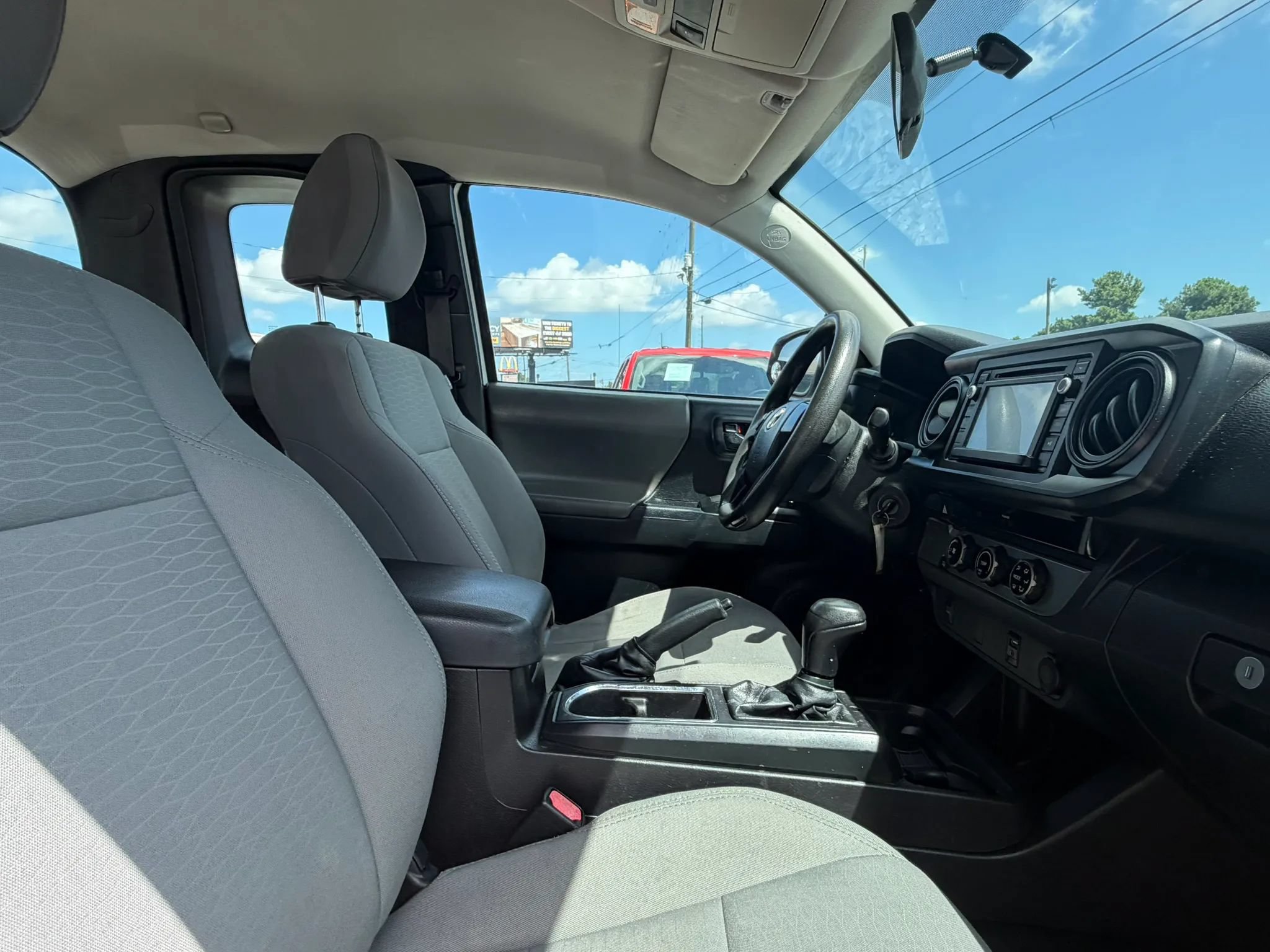 Used 2016 Toyota Tacoma SR RWD image 21