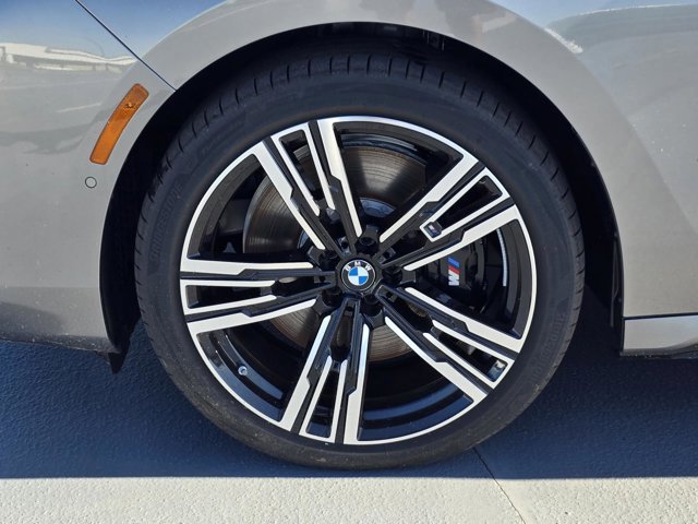 New 2025 BMW 760i xDrive image 5