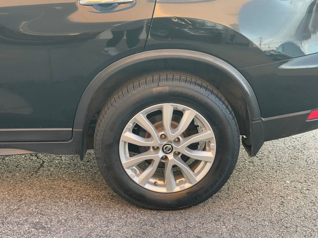 Used 2018 Nissan Rogue AWD image 38